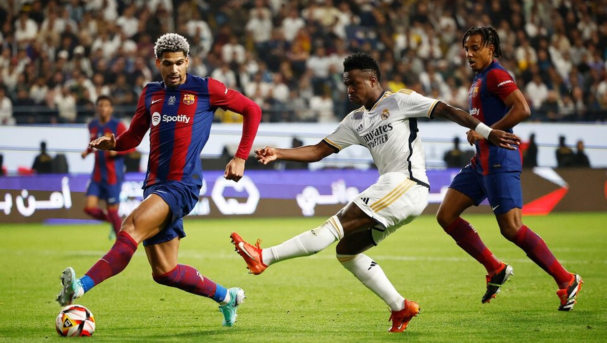 Real Madrid y el Barcelona se enfrentarán en la pretemporada en EU (Reuters)