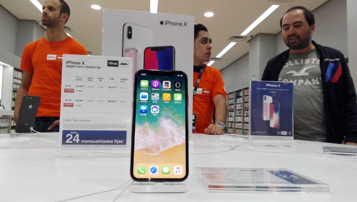 Apple ha restringido, en el pasado, el acceso a un chip del iPhone que permite hacer pagos sin contacto. | Cuartoscuro