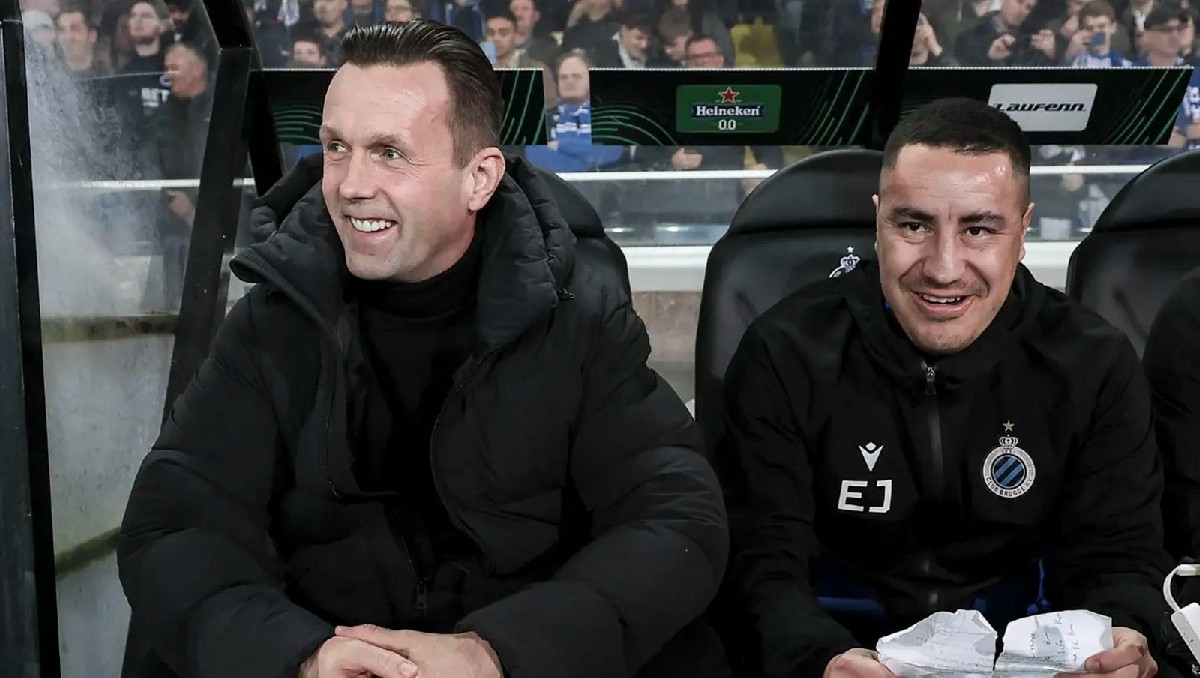 Efraín Juárez en su nueva faceta como entrenador (EFE)