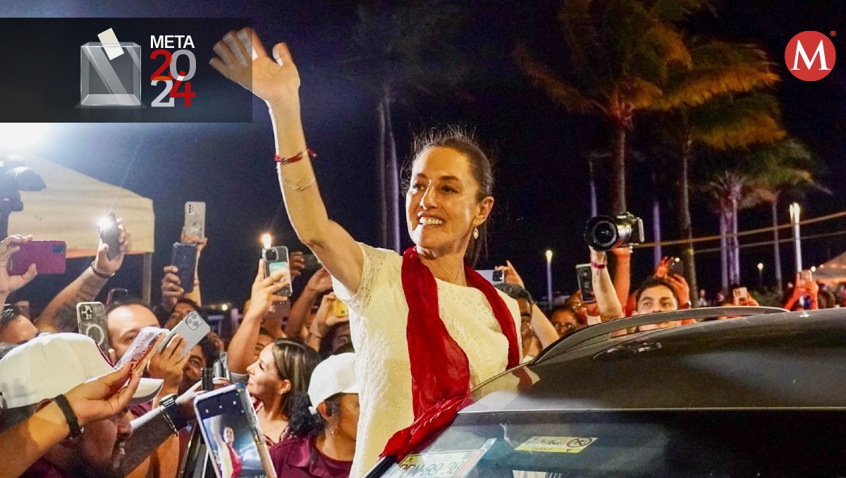 La candidata Claudia Sheinbaum saluda a sus simpatizantes tras un mitin. | Cuartoscuro