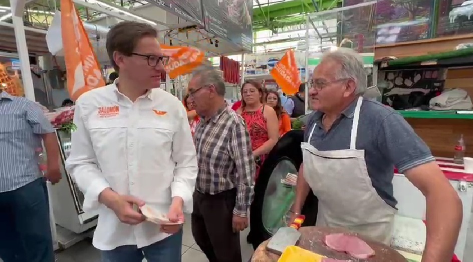 Candidato de Movimiento Ciudadano visita mercados.