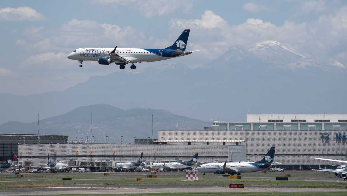 El nacimiento del bebé tuvo lugar, exactamente, en el 90 aniversario de la aerolínea mexicana, por lo que decidió celebrarlo. | Cuartoscuro