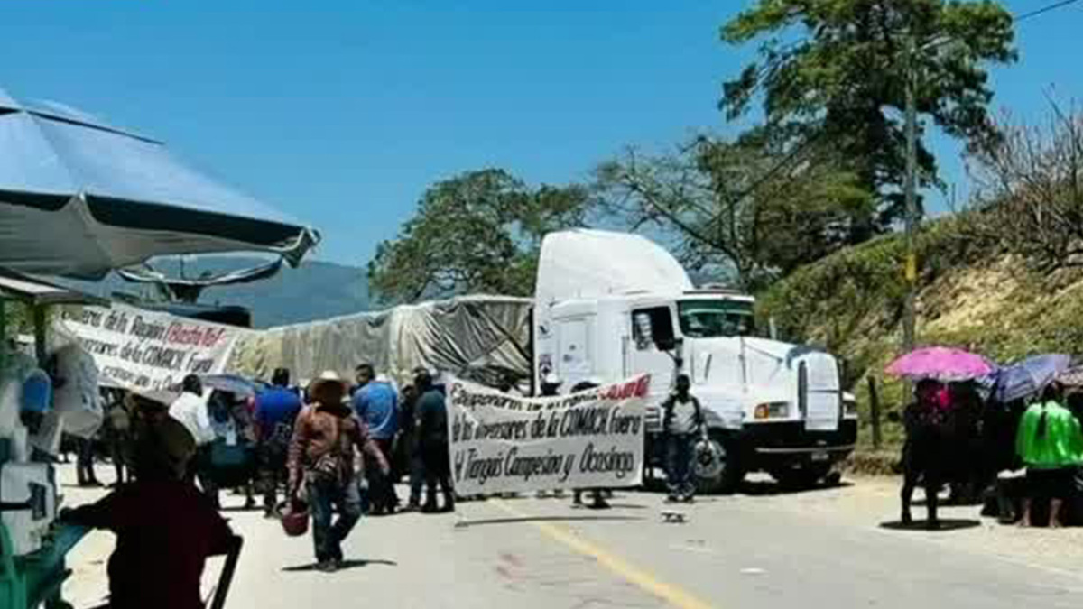 Reportan dos bloqueos en carreteras de Chiapas