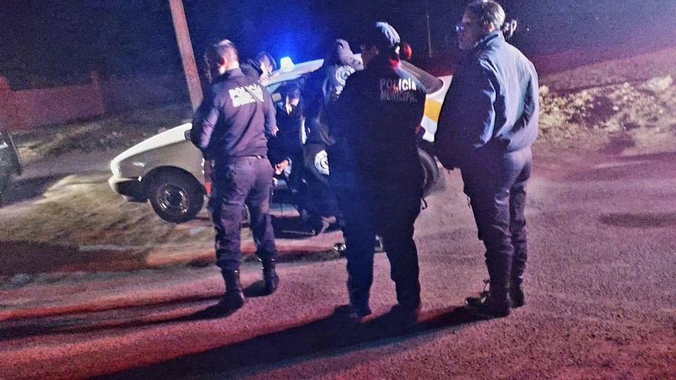 Taxista asaltado y encajuelado en Apan.