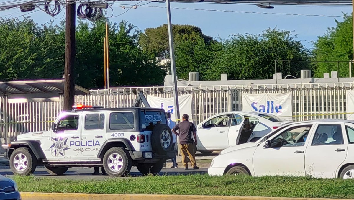 Asesinan a dos hombres a bordo de carro. Foto: Leyda Estrada