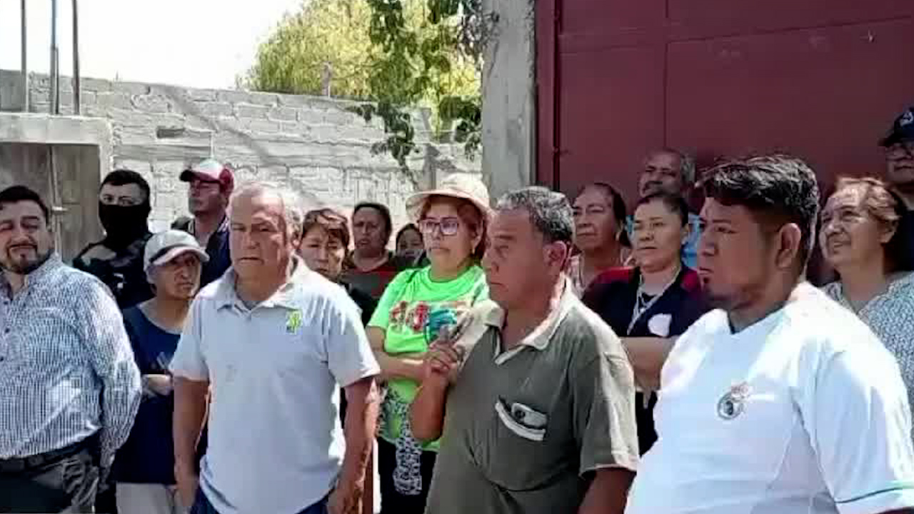 Pobladores se manifiestan contra de saqueos de agua en Tehuacán, Puebla