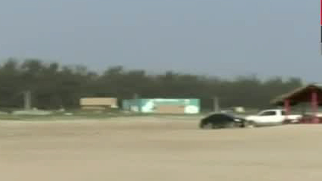 Dan profunda limpieza a la playa Miramar, previo a la Semana Santa