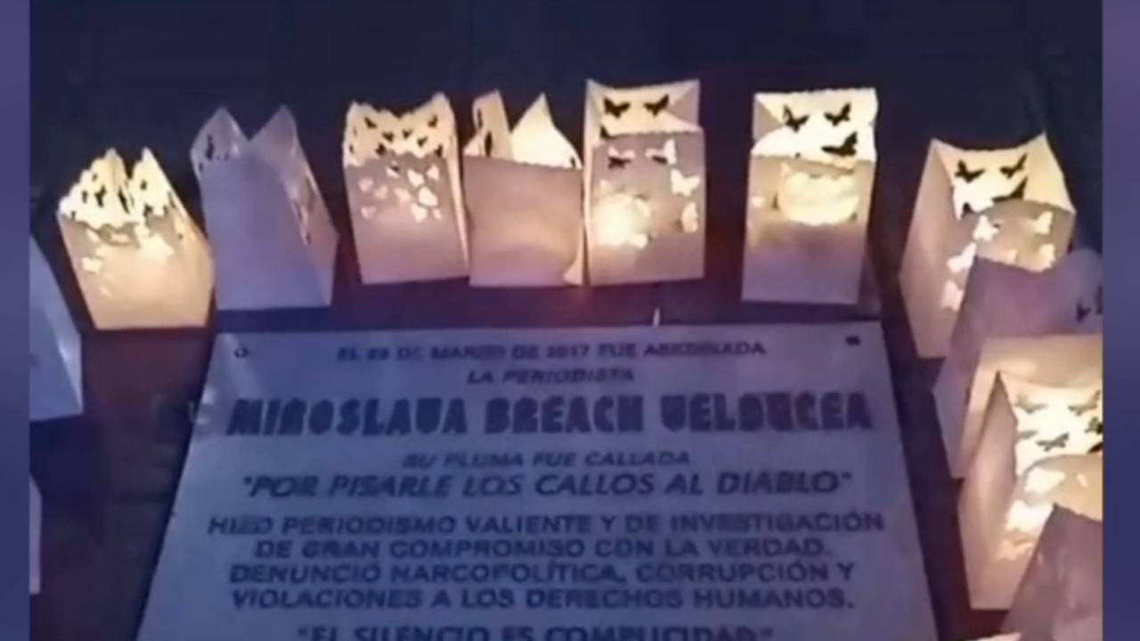 En Chihuahua: Tras siete años, conmemoran a la periodista Miroslava Breach, frente al Palacio de Gobierno
