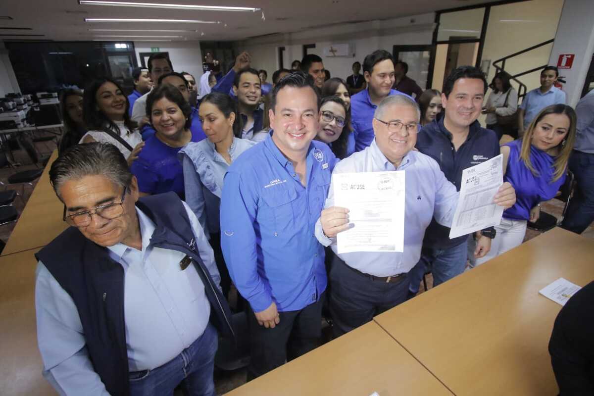 Sergio Lara se registró este sábado como candidato del PAN por la alcaldía de Torreón. | Manuel Guadarrama