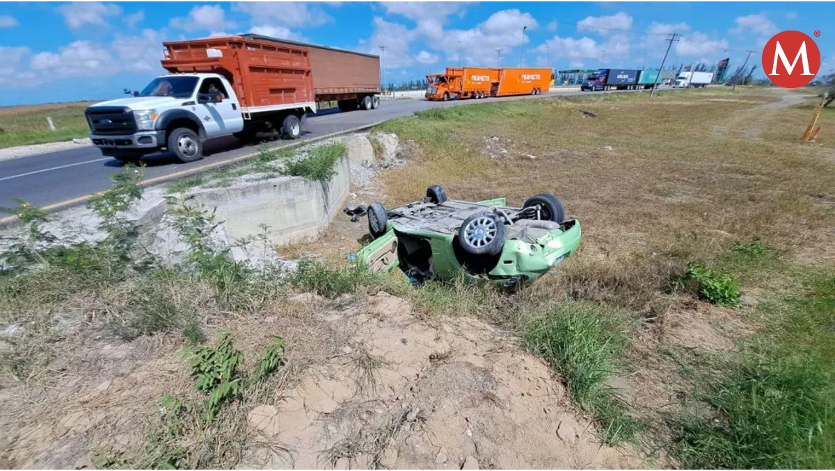 Vuelca vehículo en carretera Tampico-Mante