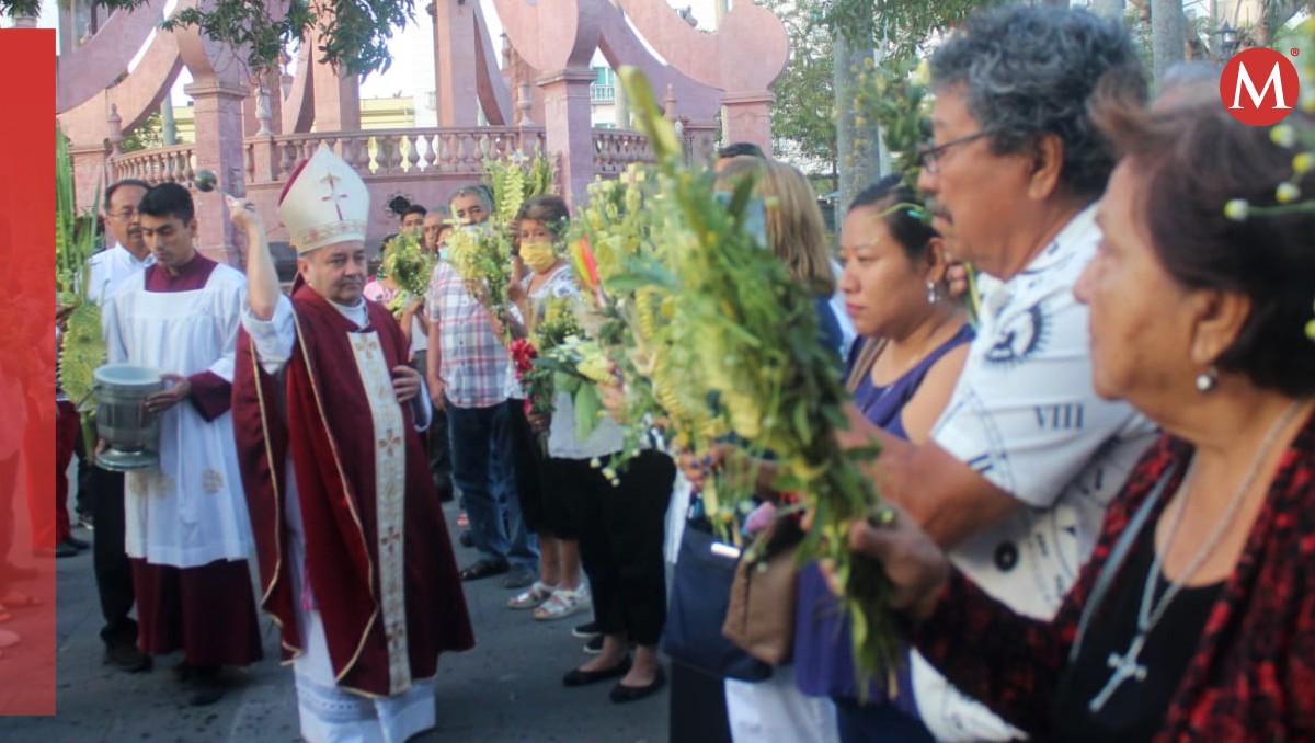 Obispo bendice Domingo de Ramos