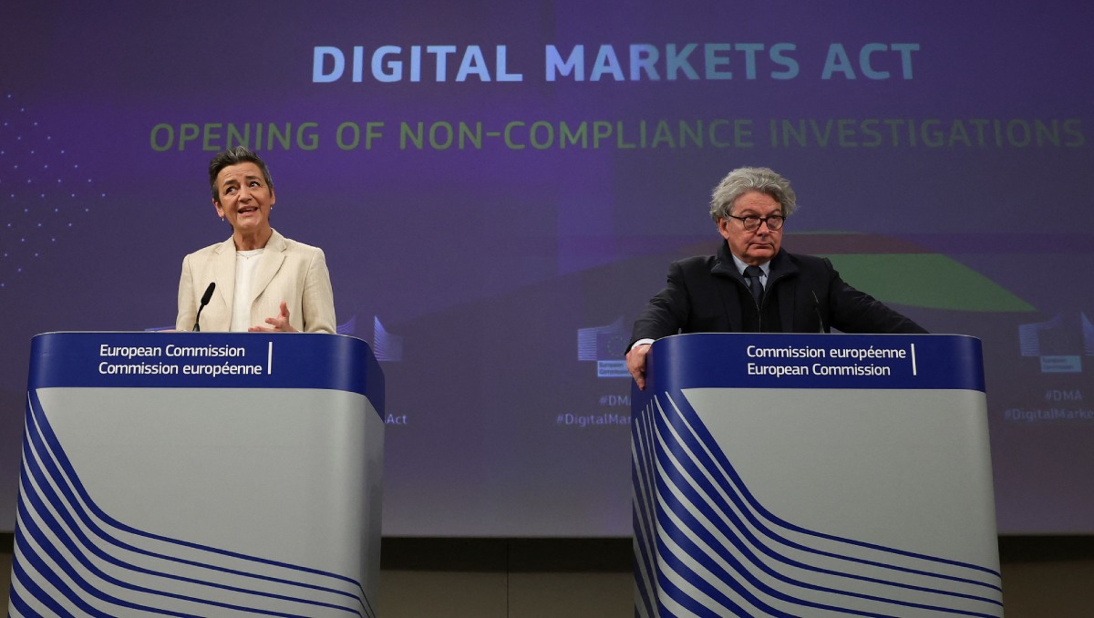 La jefa antimonopolio de la UE, Margrethe Vestager, y el comisario europeo de Mercado Interior, Thierry Breton, en Bruselas. Foto: (Reuters)