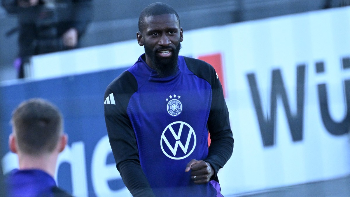 Antonio Rüdiger y la Federación Alemana de Futbol demandan a periodista alemán por calumniar un gesto religioso del jugador (AFP)