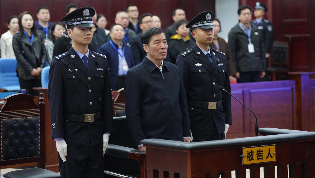 Chen Xuyuan es sentenciado a cadena perpetua por cobrar sobornos (AFP)