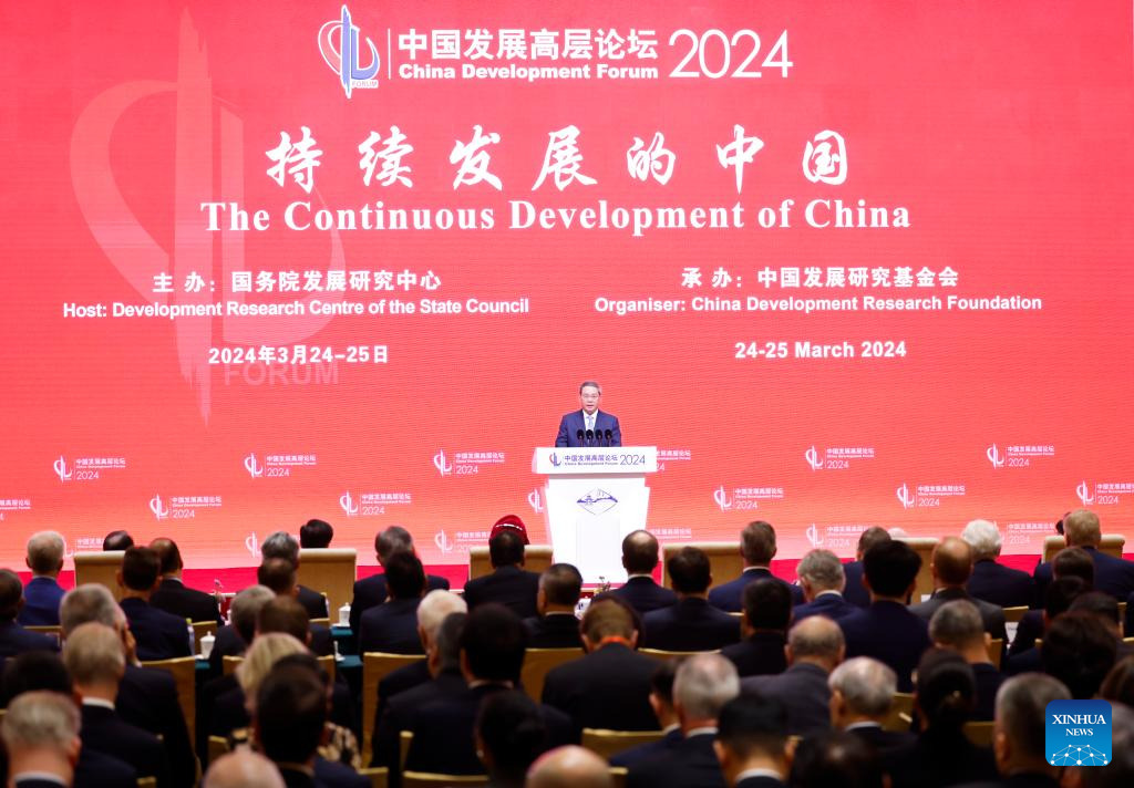 Li Qiang, asiste a la ceremonia de apertura del Foro de Desarrollo de China 2024 y pronuncia un discurso de apertura en Beijing (Xinhua/Huang Jingwen)