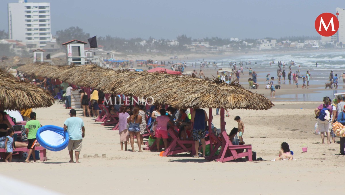 Vacaciones de Semana Santa en playa Miramar. (Sergio Sánchez)
