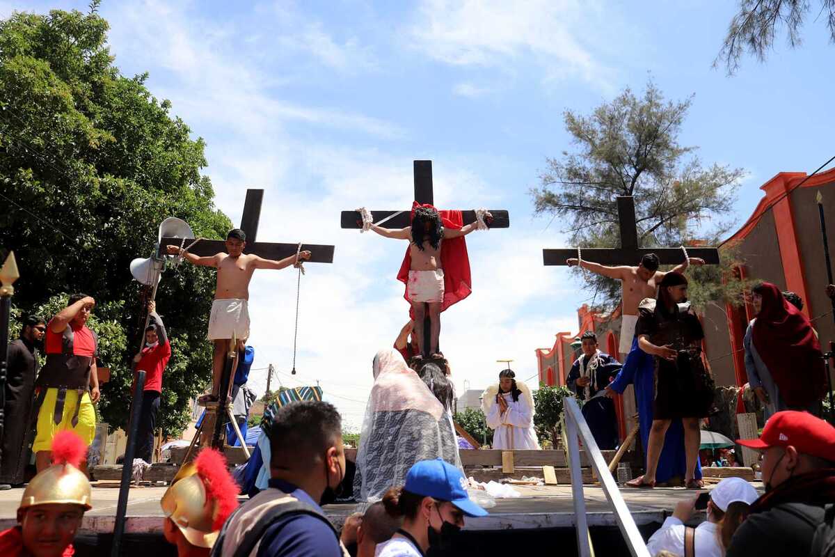 Viacrucis de la iglesia de Santa Rosa. (Rolando Riestra)