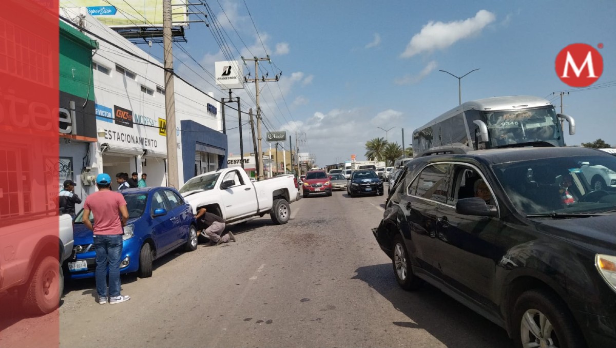 Choca camioneta en la Tampico-Mante generando caos vehicular