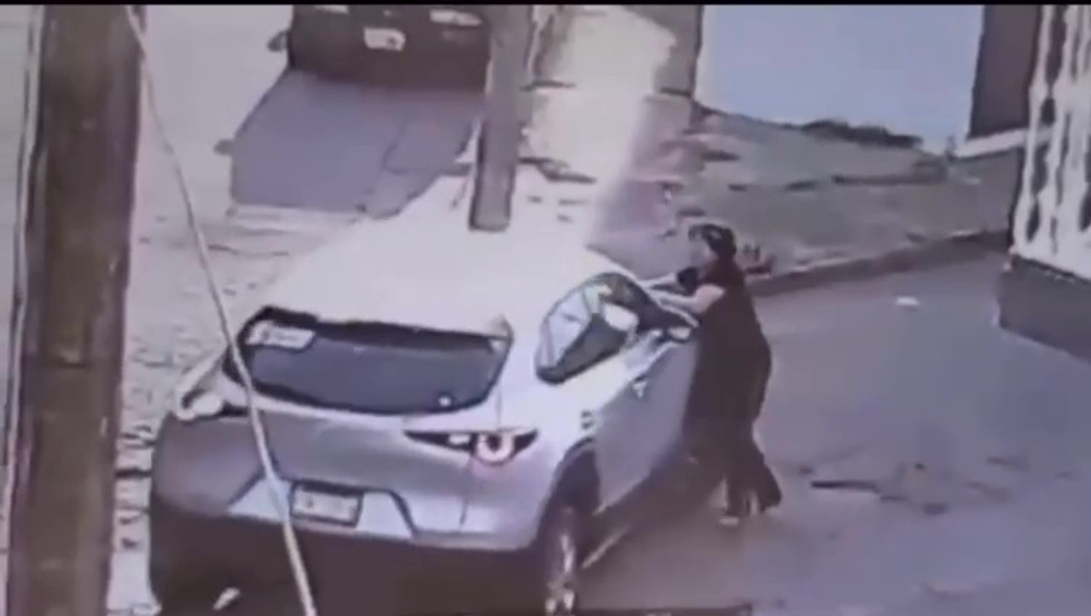 El hombre casi atropella a su suegra al intentar escapar en Michoacán. | Especial