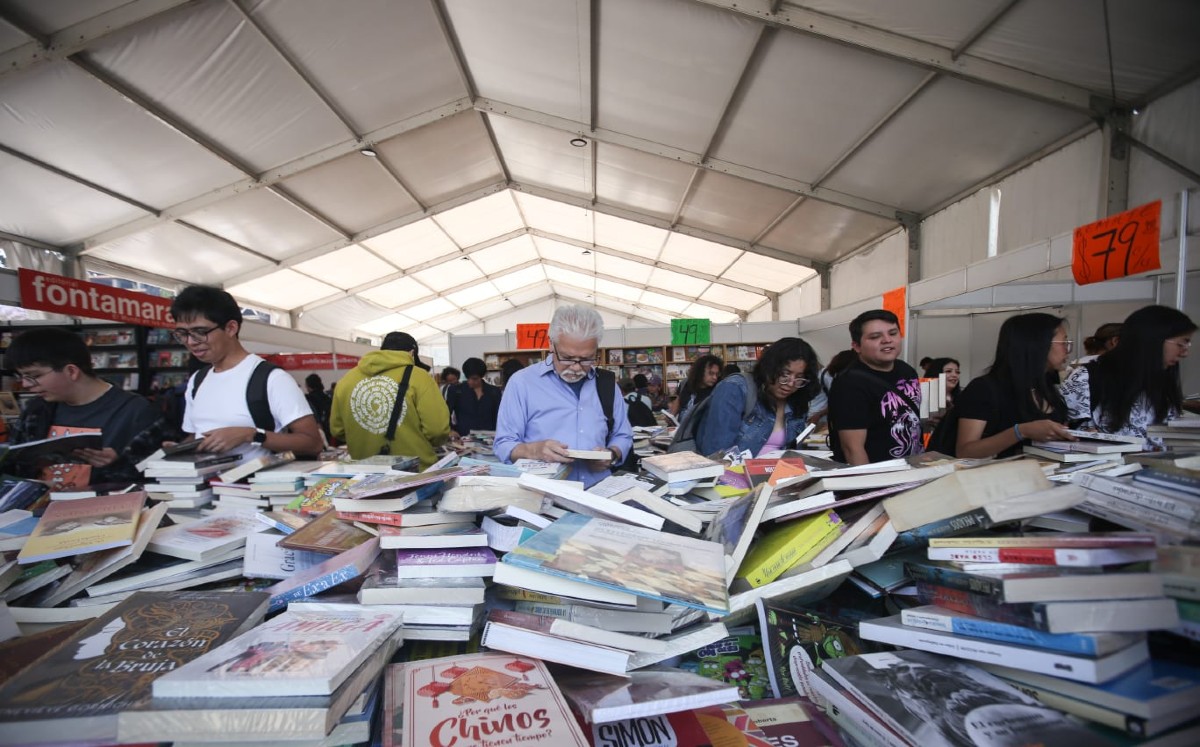 Hay oferta en ciencia ficción, arte, literatura, cómics; y también vinilos, revistas y películas. FOTO: Araceli López
