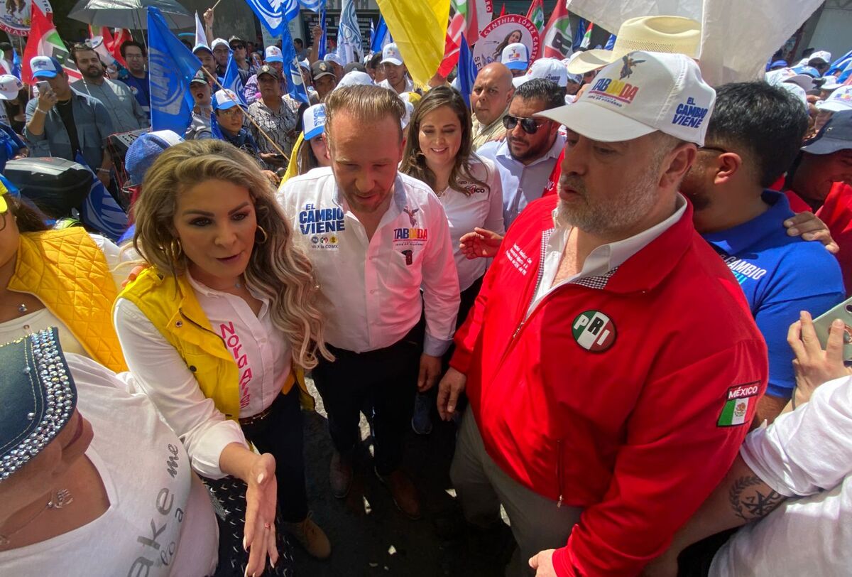 Santiago Taboada en su visita a Gustavo A. Madero, muestra el músculo político en Cuautepec.