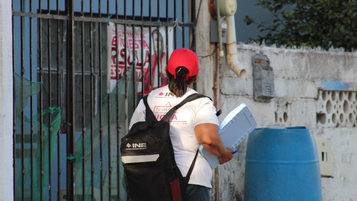 INE busca funcionarios de casilla. (Yazmín Sánchez)