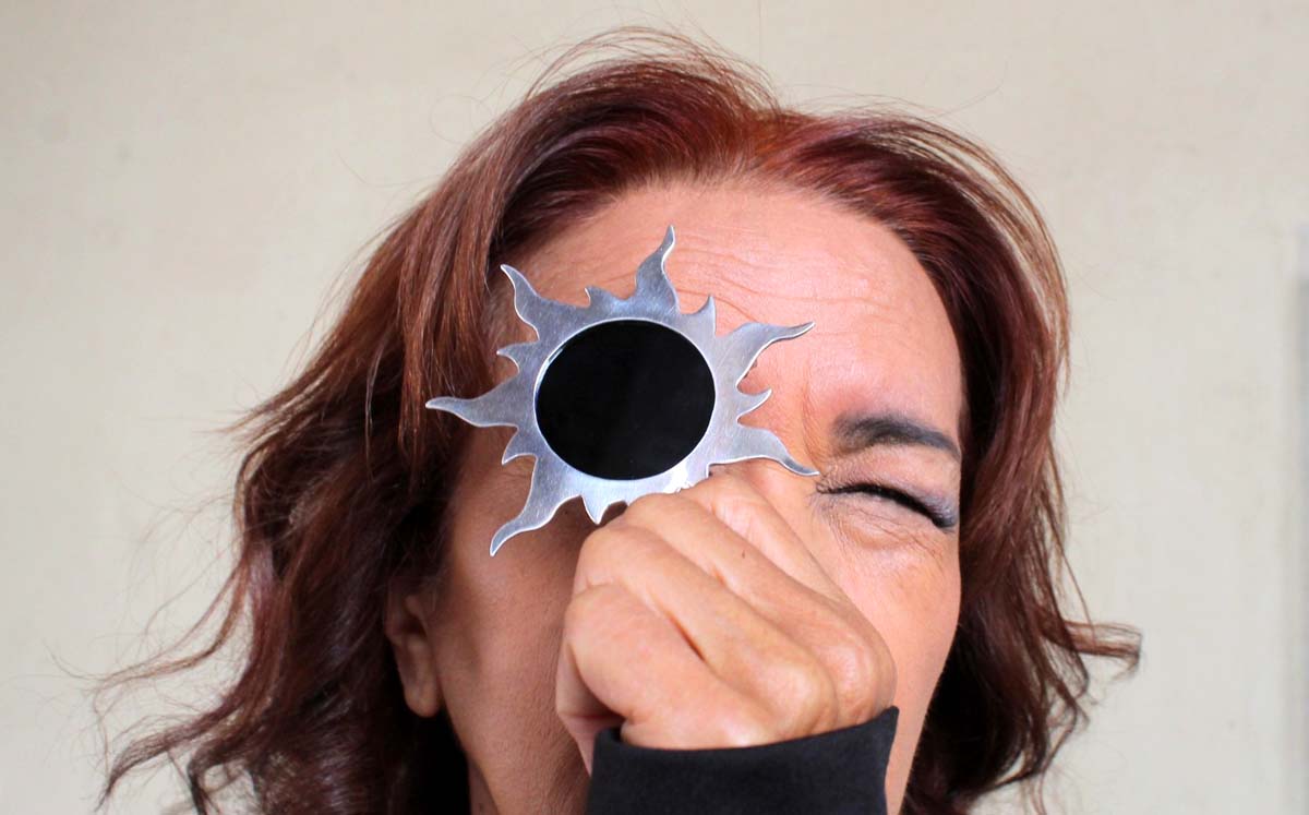 Joyería de plata para ver el eclipse. l Roberto Amaya