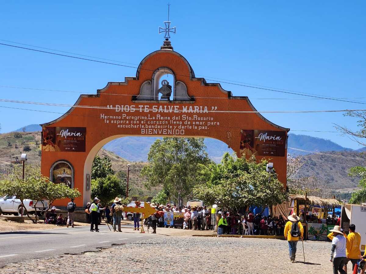 Tapatía viaja de Estados Unidos hace nueve años para visitar a la Virgen de Talpa (Juan Carlos Munguía)