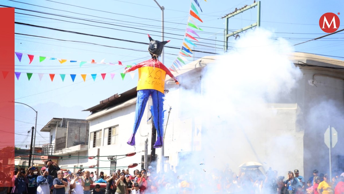 En total se realizó la quema de 7 piñatas en forma de “chamuco”. | Raúl Palacios.