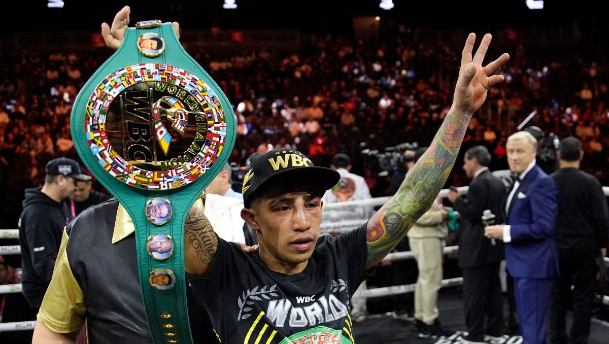 Rey Martínez retiene su campeonato peso mosca de la CMB  (AP)