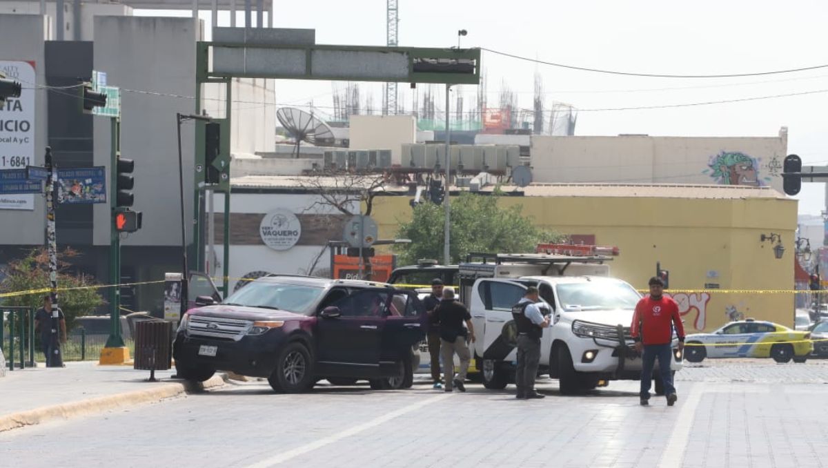 Ataque a balazos deja a conductor muerto y su acompañante herida en Monterrey | Leonel Rocha