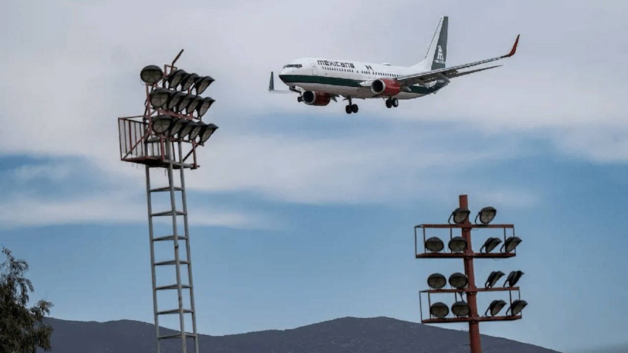 Aeropuerto de Mexicali reanuda operaciones hoy tras cierre por fuertes ráfagas de viento en BC