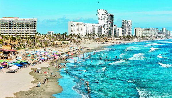 El puerto registró una afluencia de 94 mil personas. DAVID GUZMÁN/EFE