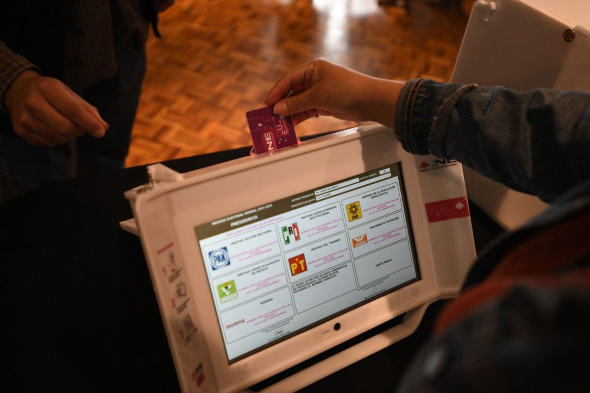 Habilitarán urnas electrónicas en 44 casillas especiales. | Foto: Especial.