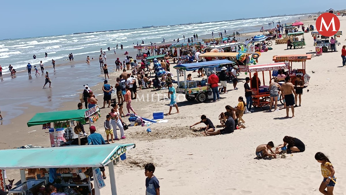 Vacacionistas en Semana de Pascua en playa Miramar. (Pablo Reyes)