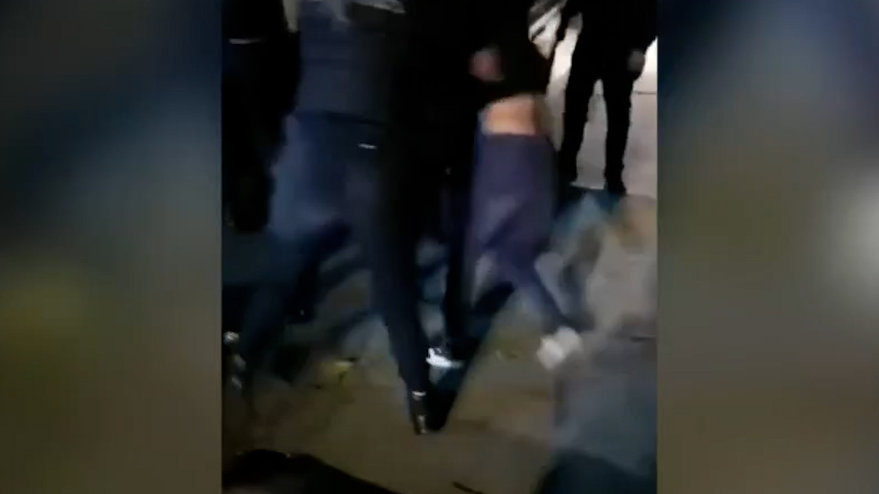 Jóvenes piden apoyo a policías de Nezahualcóyotl y son brutalmente golpeados