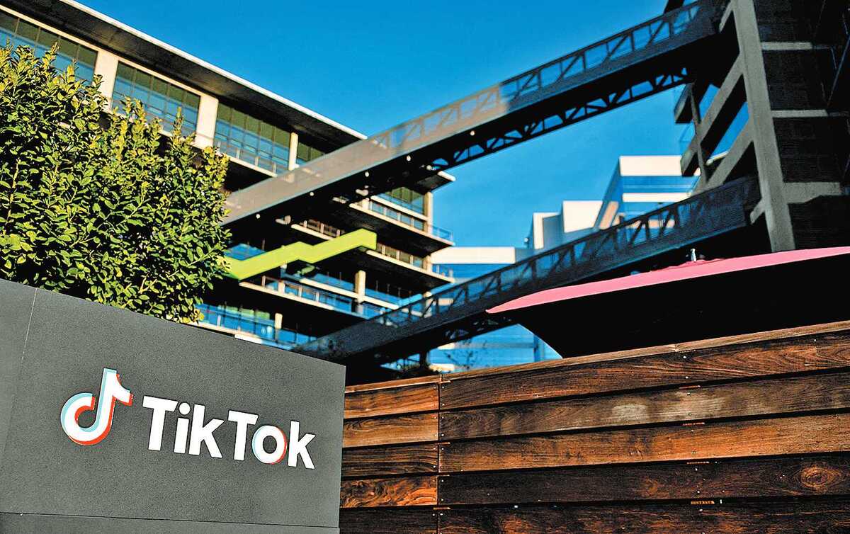 El proyecto de ley para que ByteDance venda la plataforma se dirige al Senado para su revisión. Mike Blake/Reuters