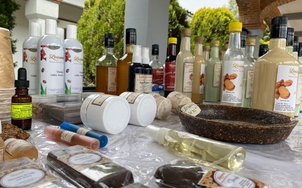 El catálogo de productos hechos a base de la semilla ya se comercializa, pues su contenido es amplio. Monserrat Mata
