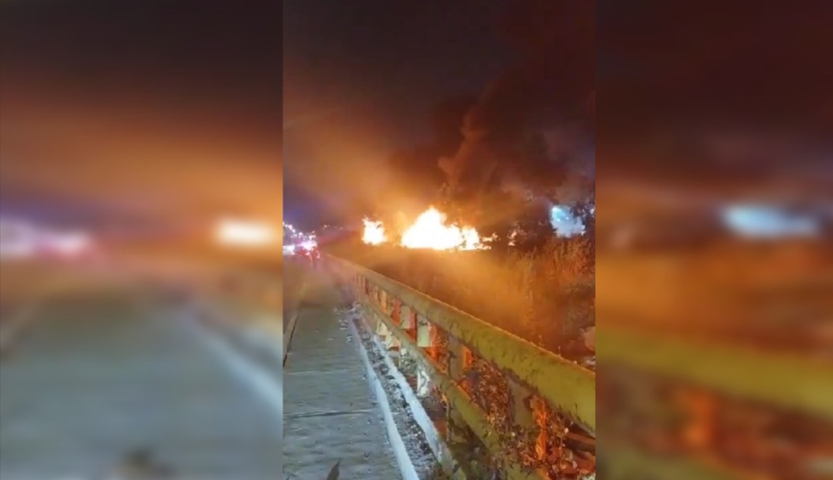 Reportan incendio en río de los remedios.