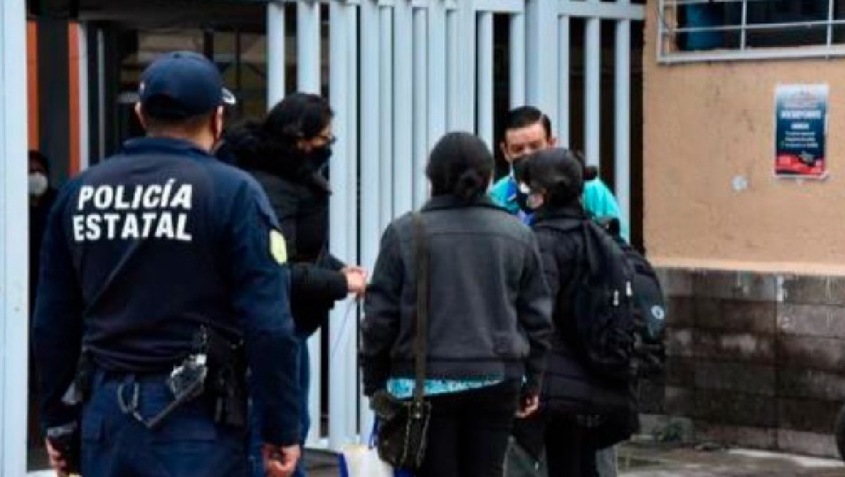 Elementos de seguridad estarán vigilando las escuelas en Edomex. Foto: (Abadiel Martínez)