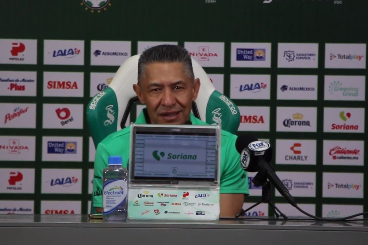 Ignacio Ambriz en rueda de prensa. | Facebook