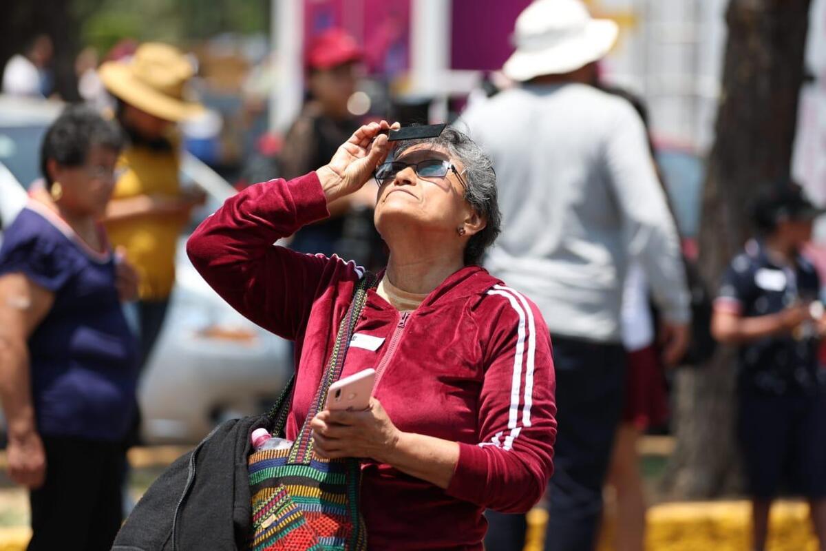 Eclipse solar 2024 fue visto desde plantel del IPN.