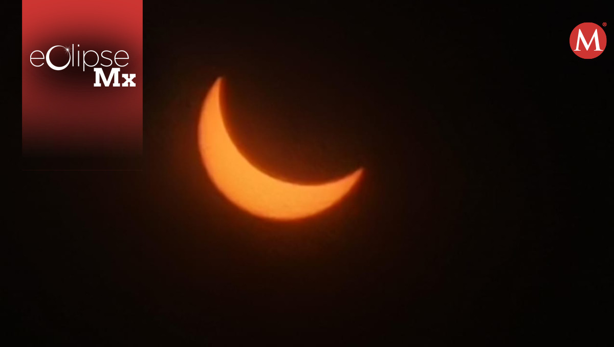 Eclipse solar en Puebla durante su punto máximo | Melanie Torres