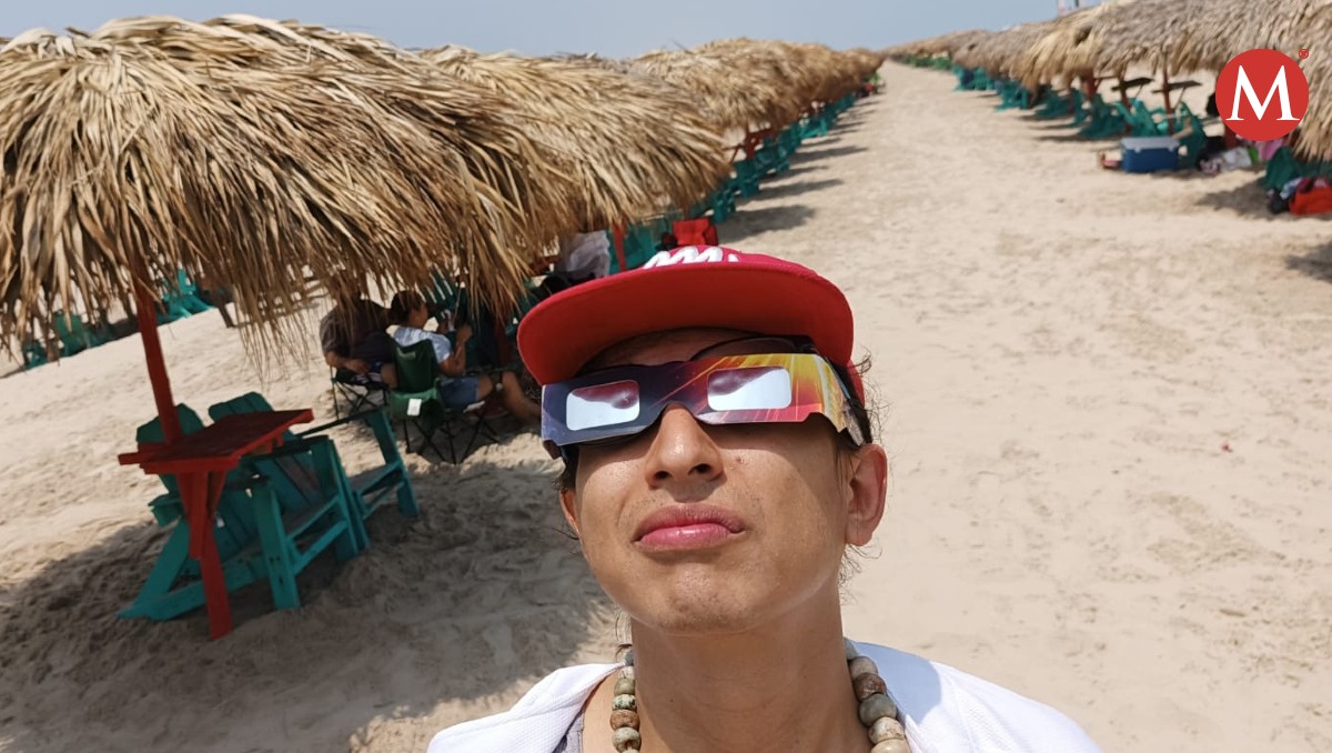 Familias acuden a playa Miramar para ver el eclipse solar 2024