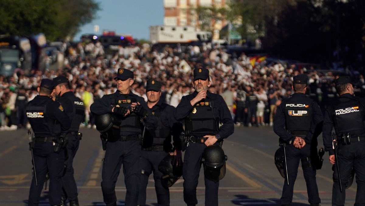 Gran operativo de seguridad en el Santiago Bernabéu (AP)
