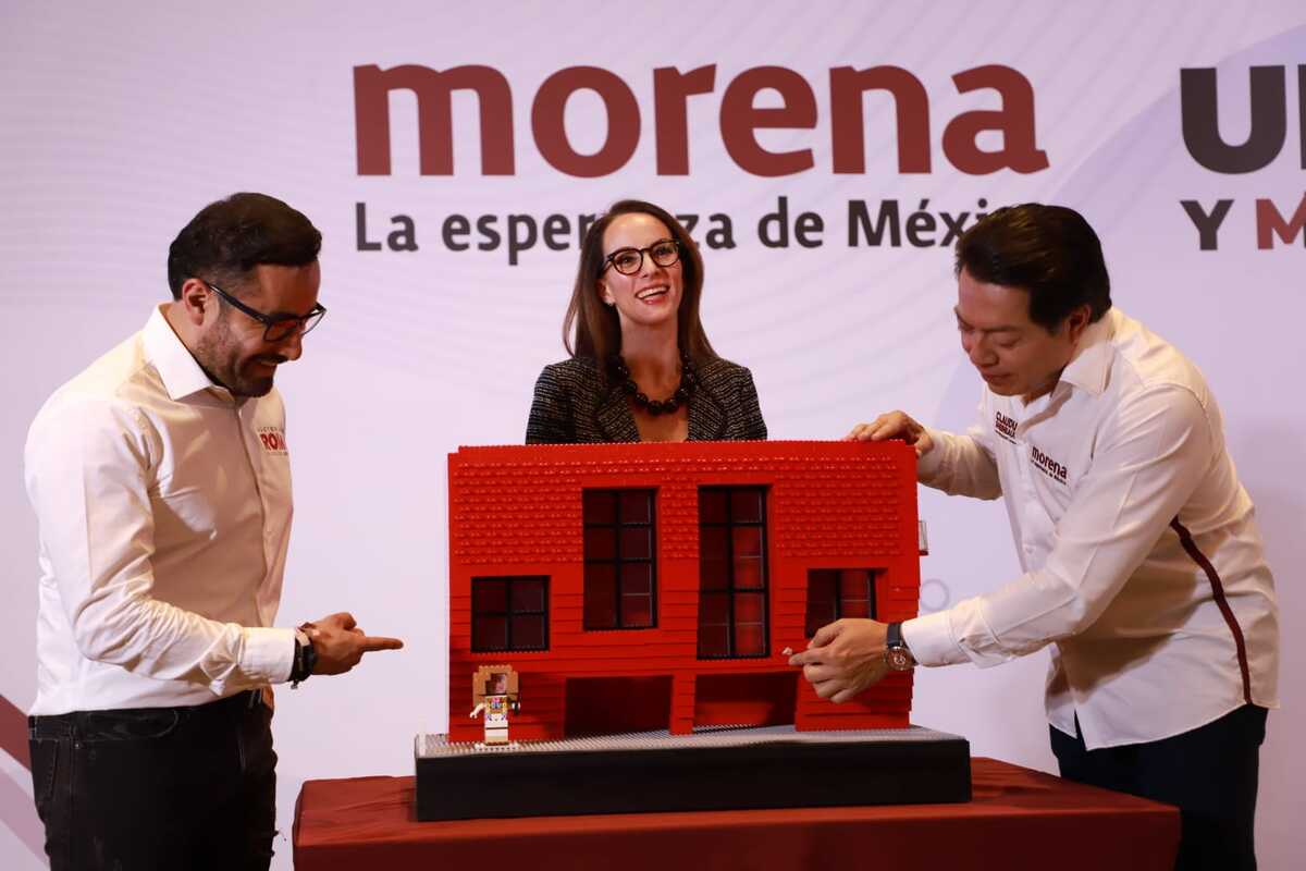 Mario Delgado presenta 'casa roja' de Xóchitl Gálvez. | Juan Carlos Bautista