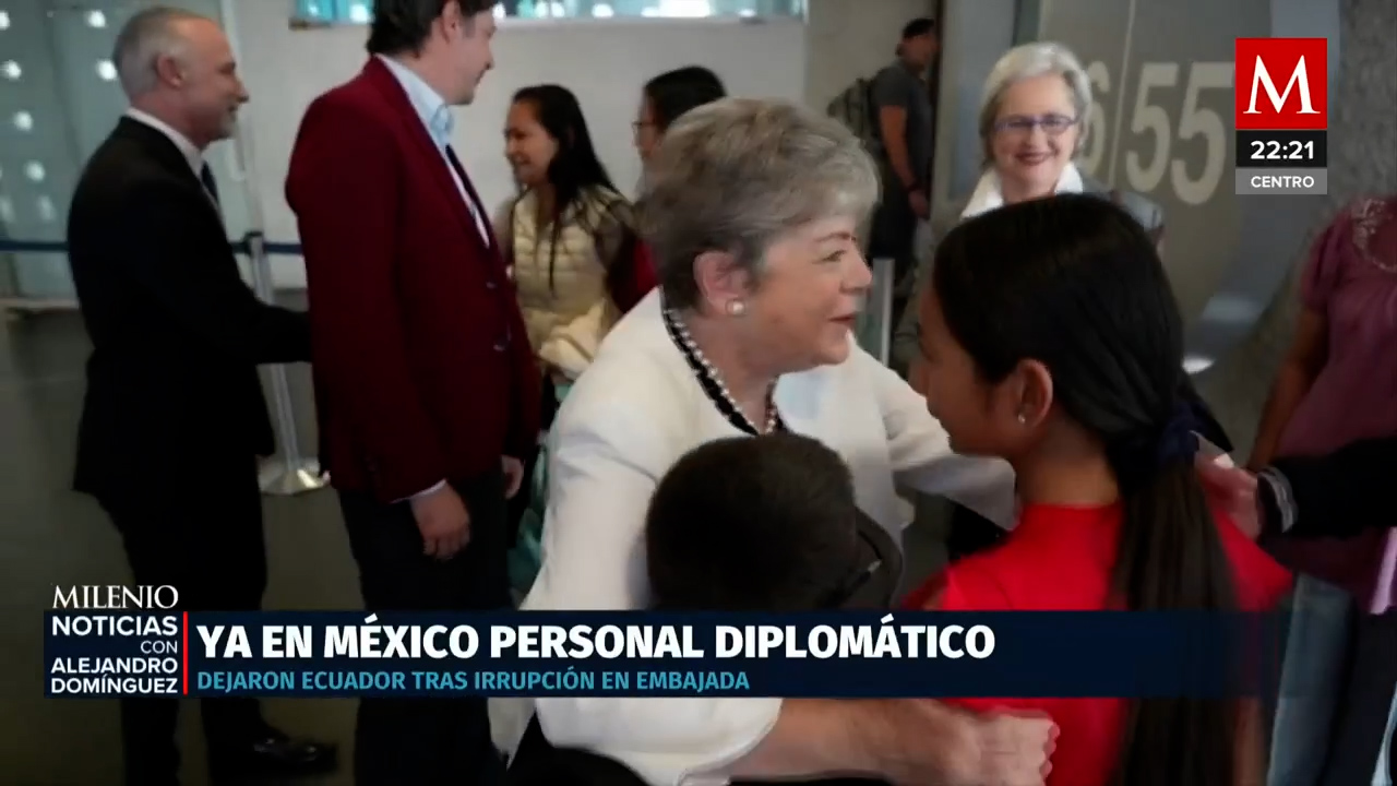 México recibe a su personal diplomático de Ecuador tras ruptura de relaciones