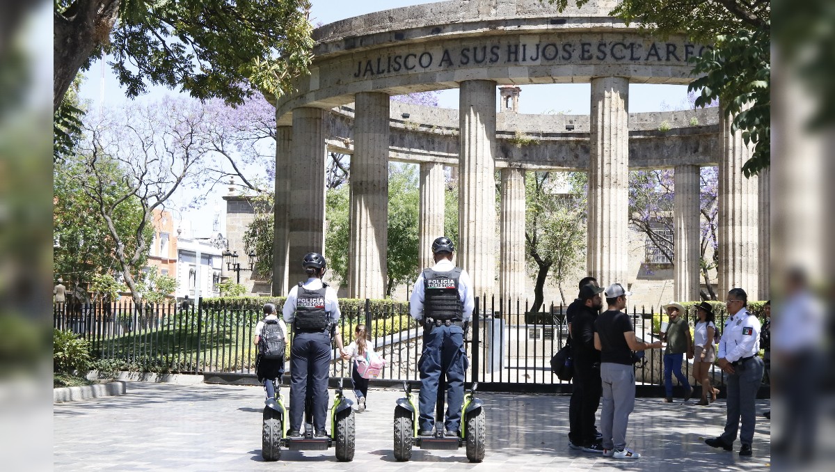 Policías de Guadalajara en el Centro Histórico (Cortesía)