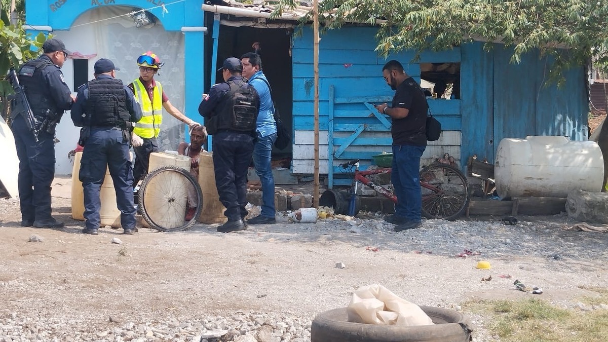 Las autoridades acudieron a atender el ataque a la familia agredida San Andrés Tuxtla. | Especial