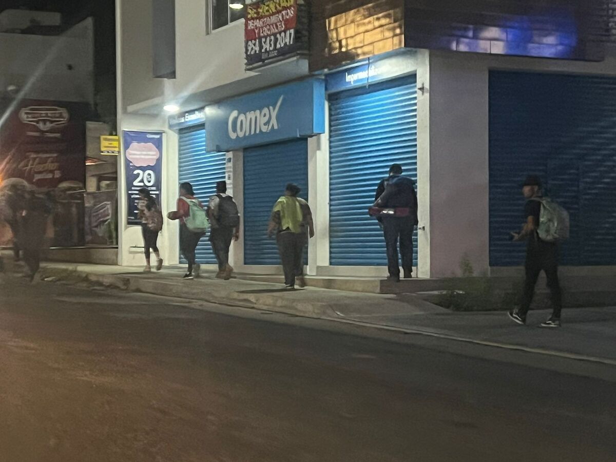 Conflicto entre migrantes venezolanos en San Juan Cacahuatepec, Oaxaca | Especial